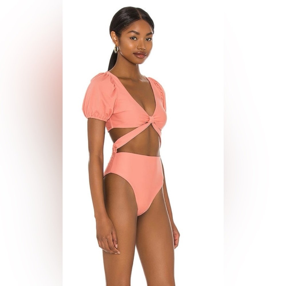 Janet One Piece
LPA - Picture 2 of 2